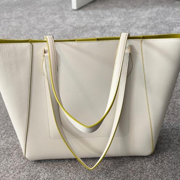 Kate Spade Cream and Yellow Tote - Picture 6 of 14